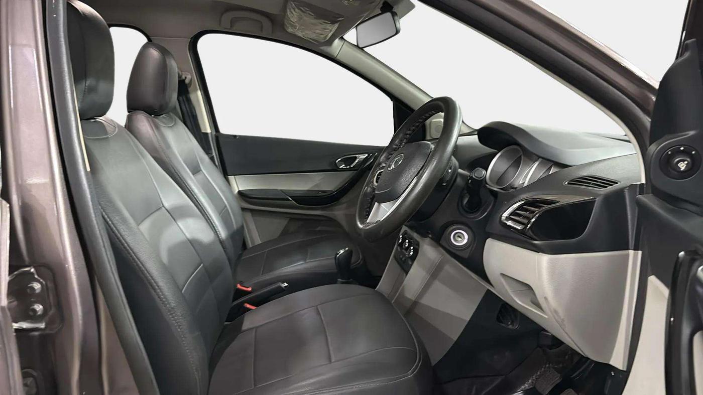 2016 Tata Tiago XZ PETROL, Petrol, Manual, 41,485 km, Right Side Front Door Cabin