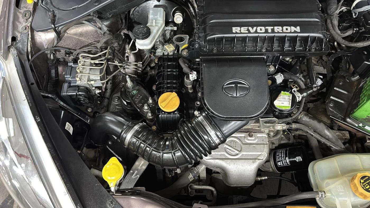 2016 Tata Tiago XZ PETROL, Petrol, Manual, 41,485 km, Engine View - Right