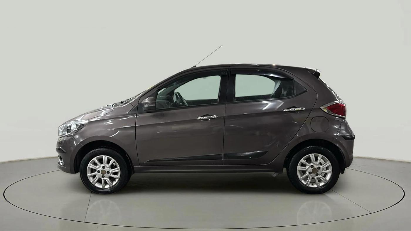 2016 Tata Tiago XZ PETROL, Petrol, Manual, 41,485 km, Left Side