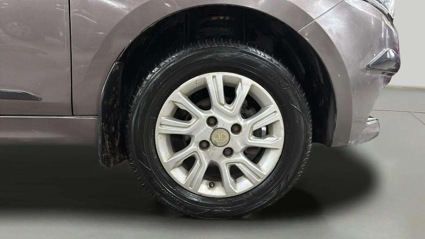 2016 Tata Tiago XZ PETROL, Petrol, Manual, 41,485 km, Right Front Wheel