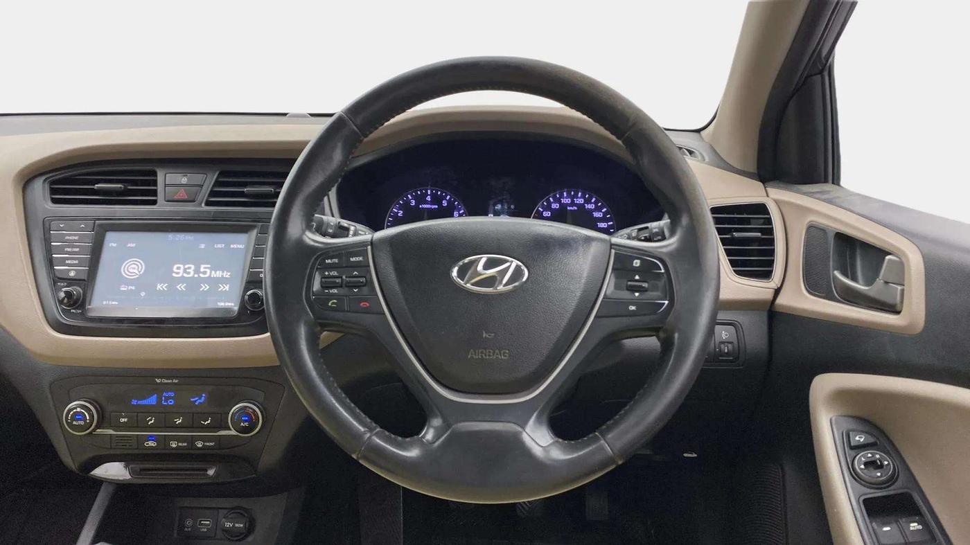 2017 Hyundai Elite i20 ASTA 1.2 (O), Petrol, Manual, 66,346 km, Steering Wheel Close Up