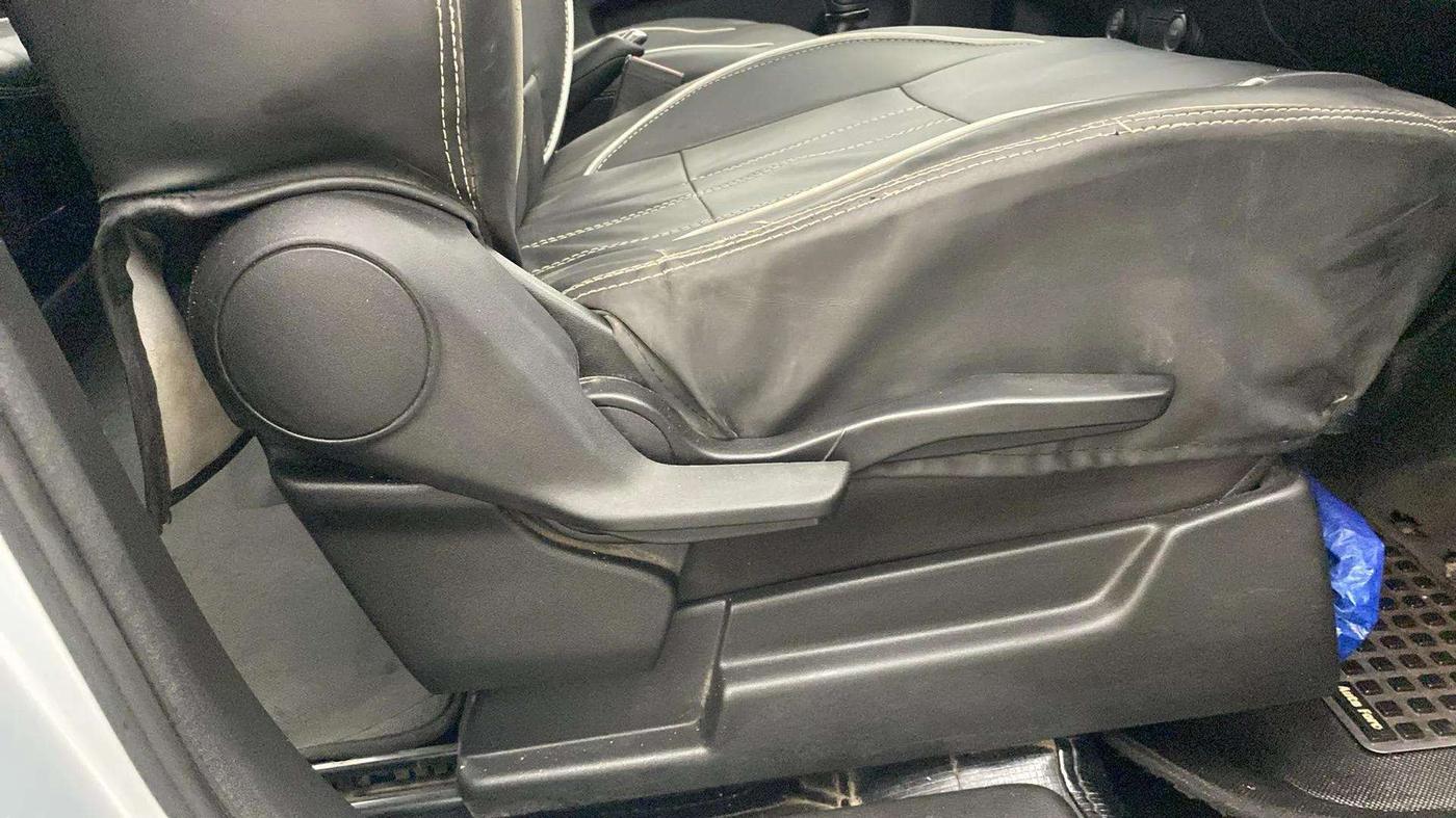 2022 Maruti XL6 ZETA MT, Petrol, Manual, 84,429 km, Driver Side Adjustment Panel