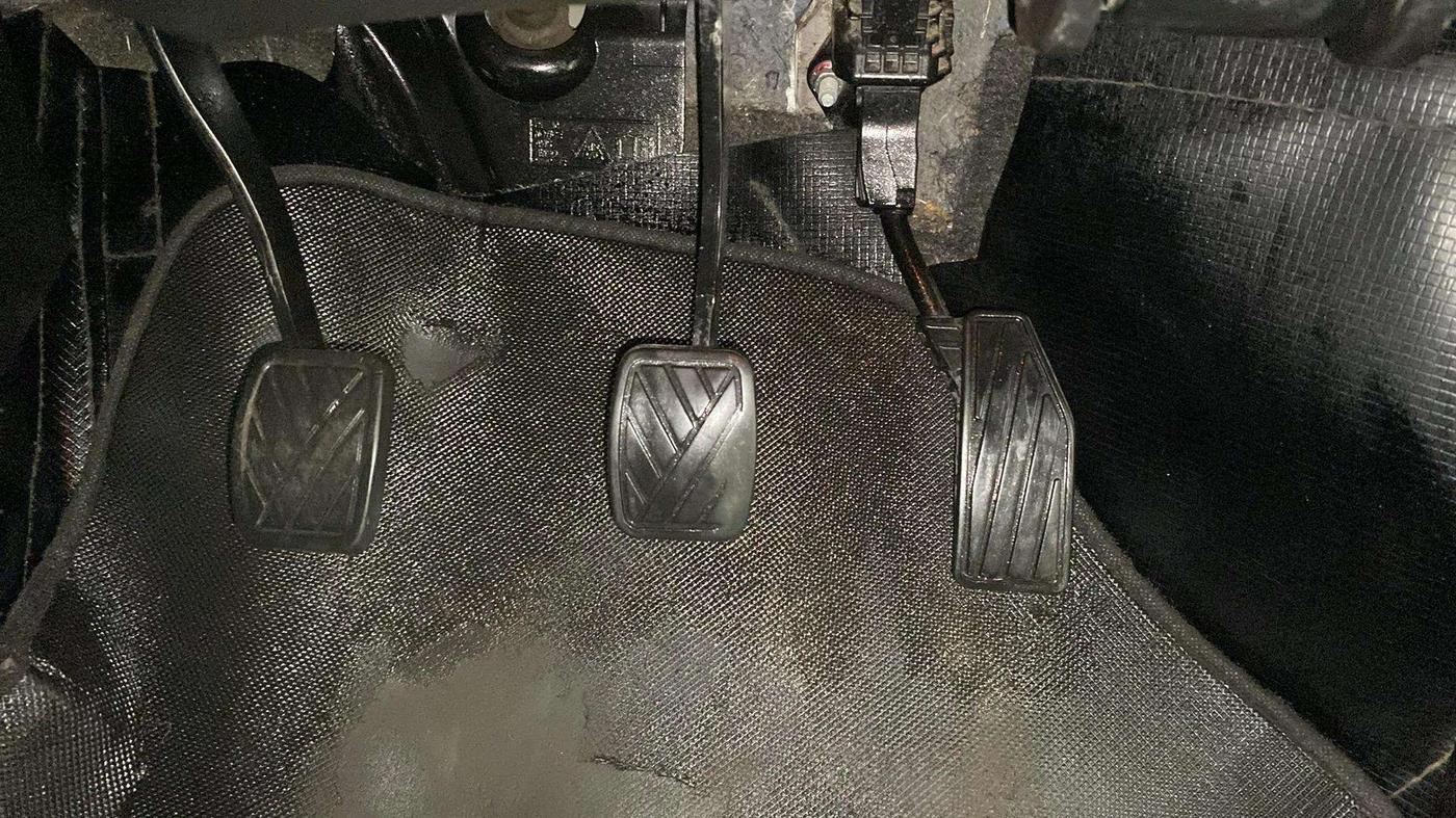 2022 Maruti XL6 ZETA MT, Petrol, Manual, 84,429 km, Pedals