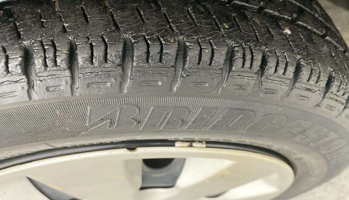 2015 Maruti Alto K10 VXI AMT, Petrol, Automatic, 34,668 km, Left Front Tyre Tread