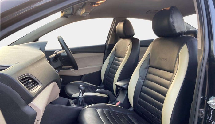 2019 Hyundai Verna 1.6 VTVT SX, Petrol, Manual, 56,230 km, Right Side Front Door Cabin