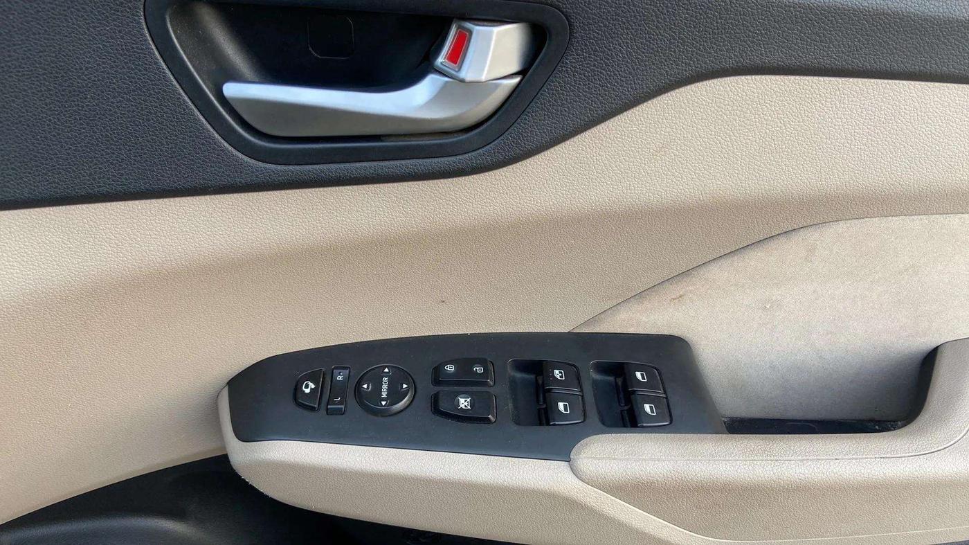 2019 Hyundai Verna 1.6 VTVT SX, Petrol, Manual, 56,230 km, Driver Side Door Panels Control