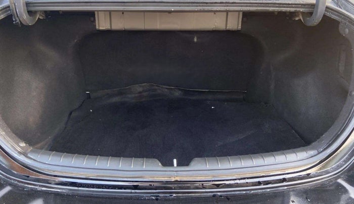 2019 Hyundai Verna 1.6 VTVT SX, Petrol, Manual, 56,230 km, Boot Inside