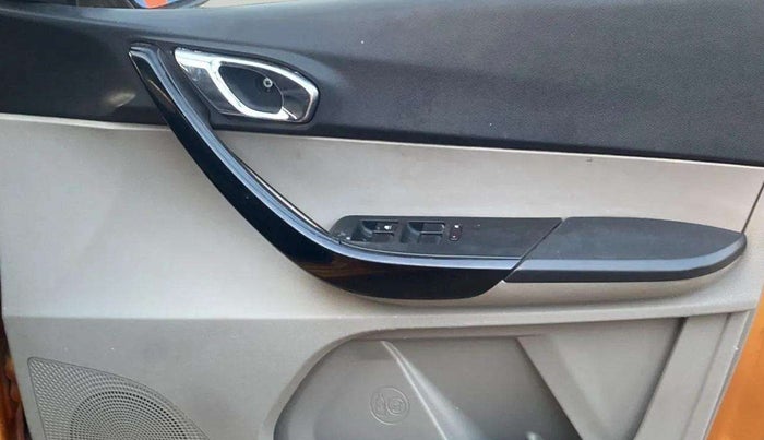 2018 Tata Tiago XZA PETROL, Petrol, Automatic, 77,699 km, Driver Side Door Panels Control