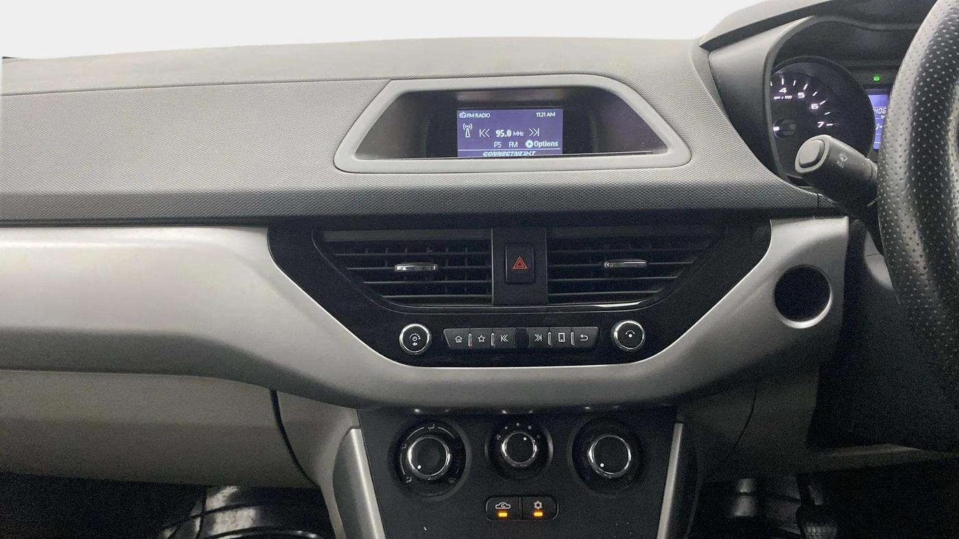 2018 Tata NEXON XM PETROL, Petrol, Manual, 41,410 km, Air Conditioner