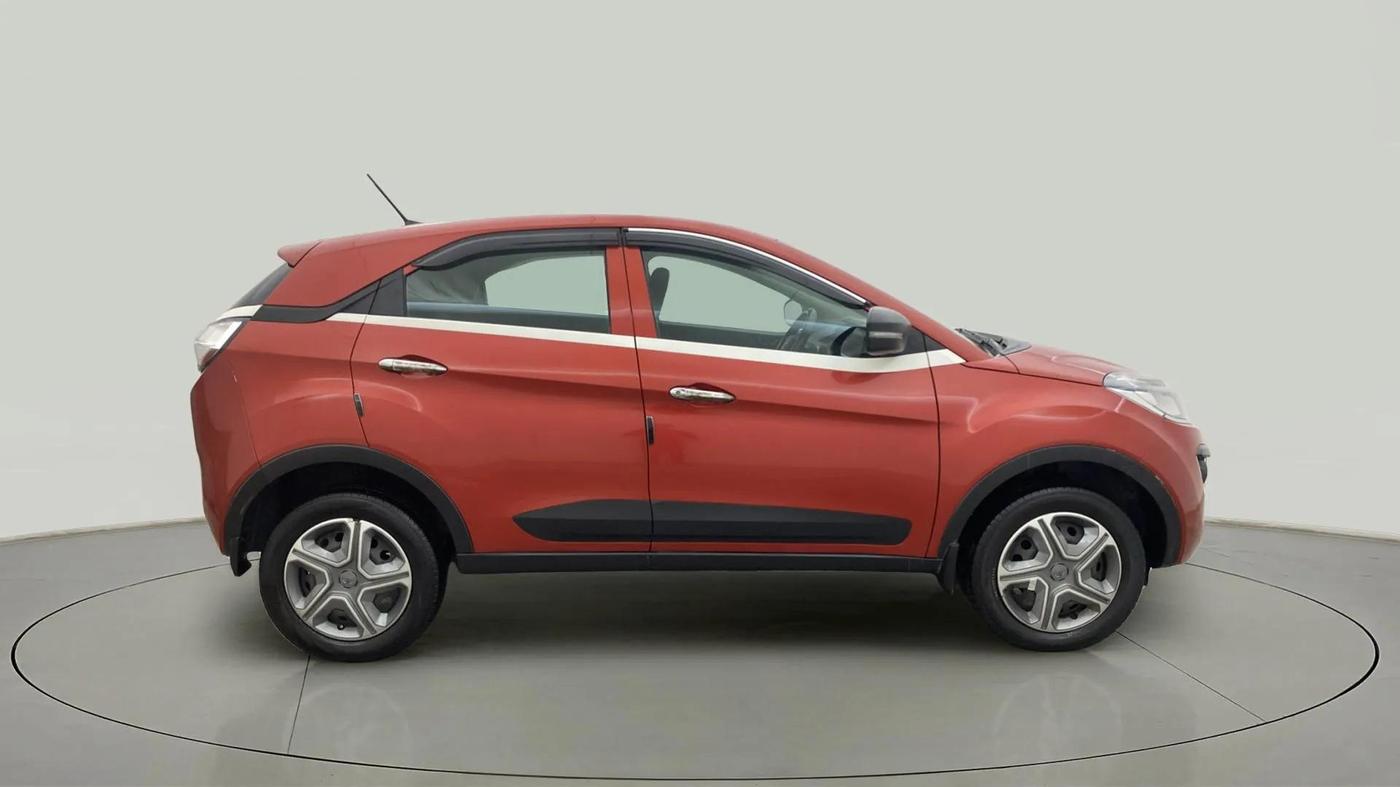 2018 Tata NEXON XM PETROL, Petrol, Manual, 41,410 km, Right Side View