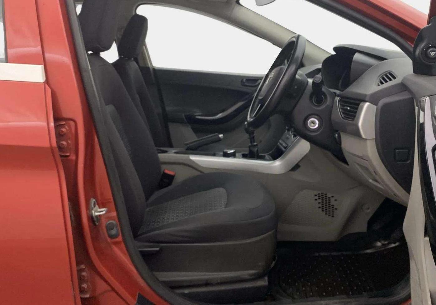 2018 Tata NEXON XM PETROL, Petrol, Manual, 41,410 km, Right Side Front Door Cabin