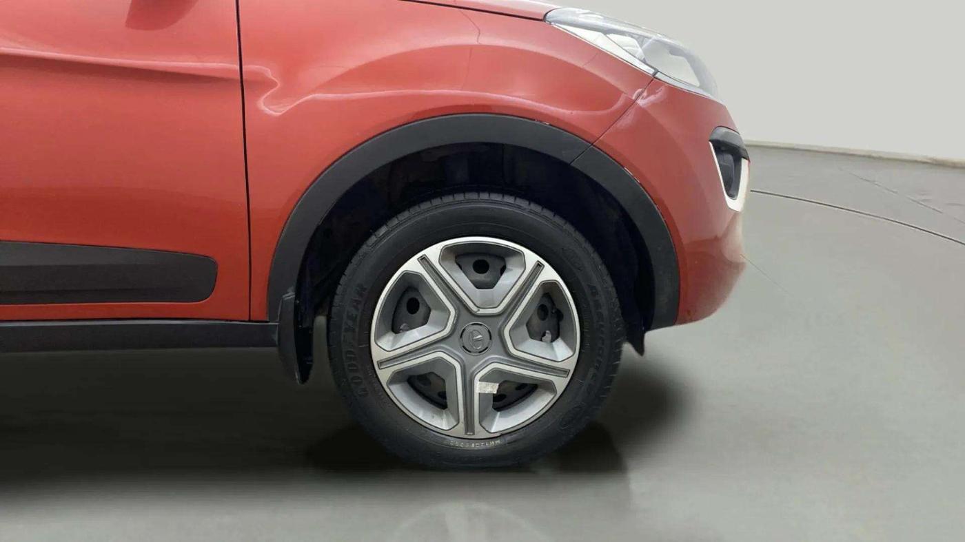 2018 Tata NEXON XM PETROL, Petrol, Manual, 41,410 km, Right Front Wheel