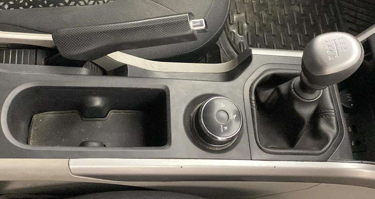 2018 Tata NEXON XM PETROL, Petrol, Manual, 41,410 km, Gear Lever
