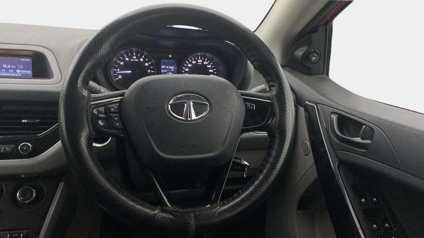 2018 Tata NEXON XM PETROL, Petrol, Manual, 41,410 km, Steering Wheel Close Up