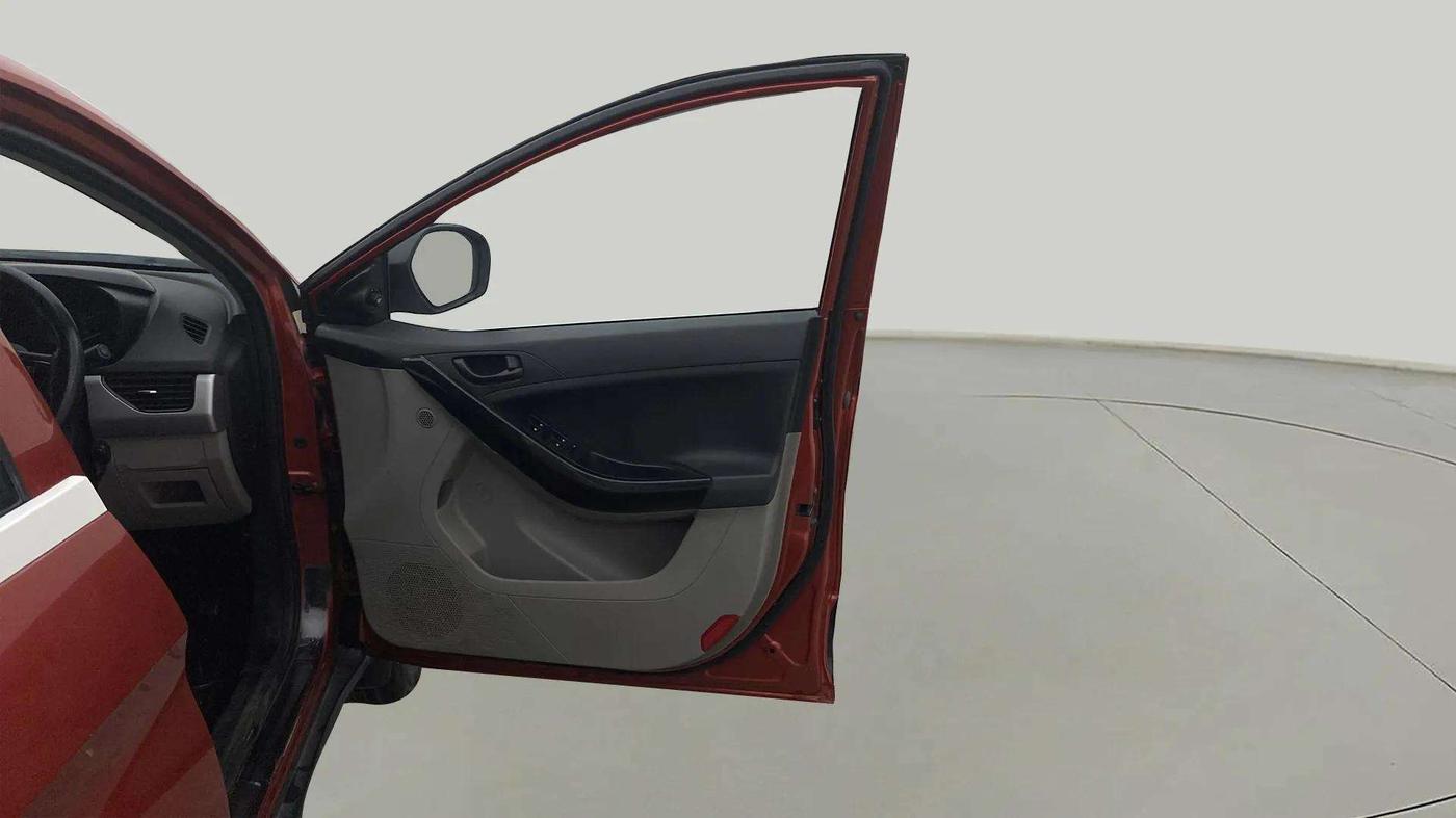 2018 Tata NEXON XM PETROL, Petrol, Manual, 41,410 km, RHS Front Door