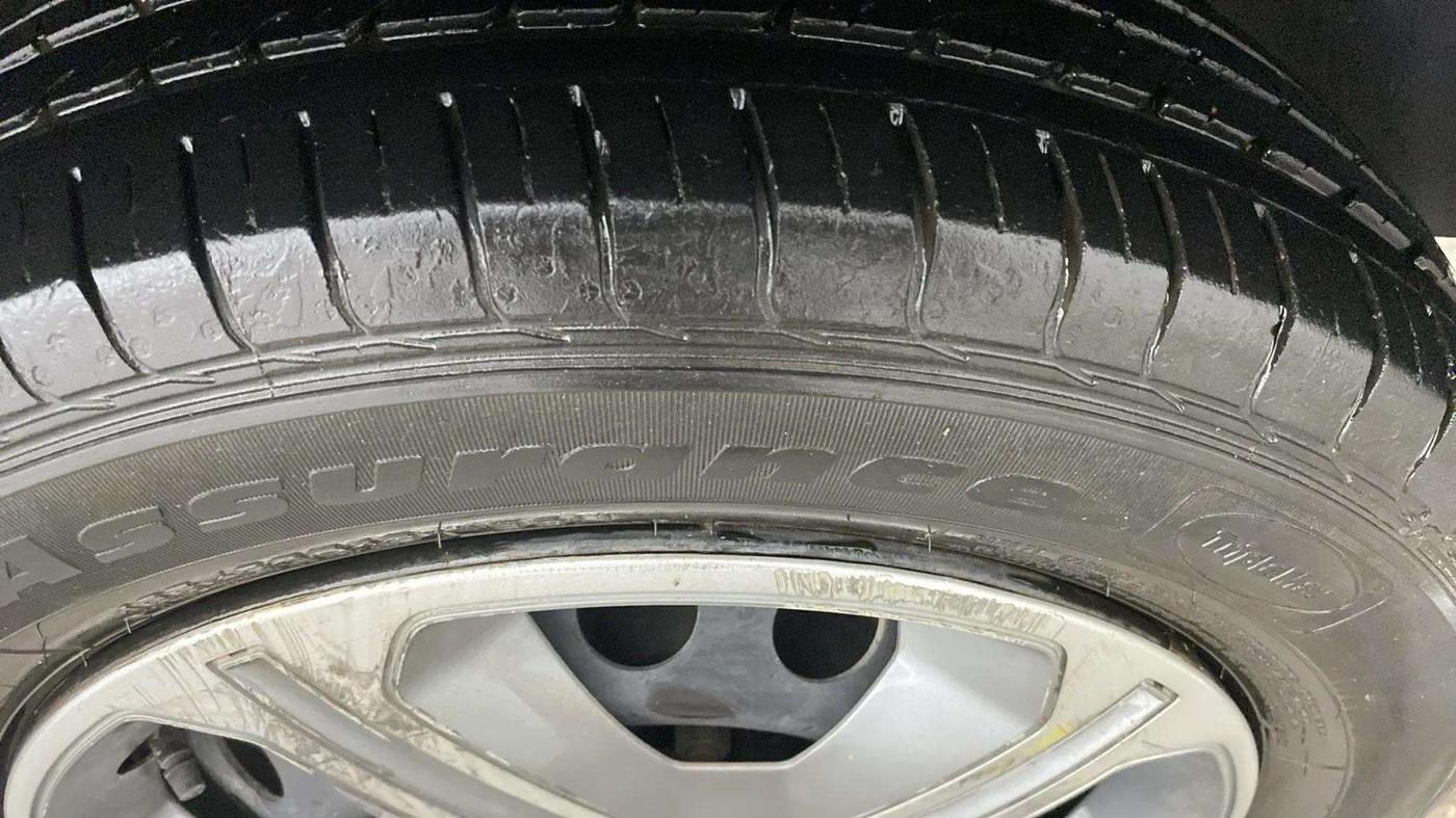 2018 Tata NEXON XM PETROL, Petrol, Manual, 41,410 km, Left Rear Tyre Tread