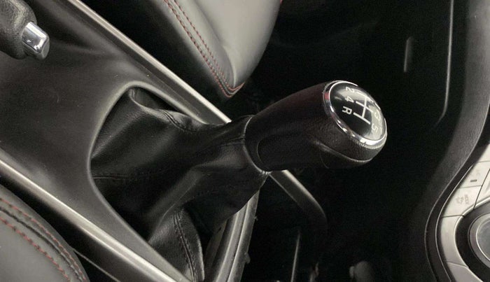 2019 Maruti Baleno DELTA PETROL 1.2, Petrol, Manual, 27,602 km, Gear lever - Boot Cover minor damage