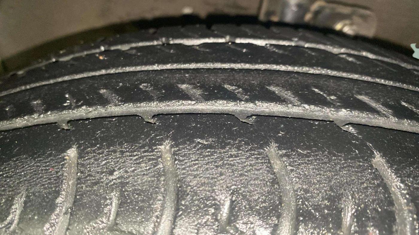 2016 Maruti Celerio VXI AMT, Petrol, Automatic, 64,321 km, Left Front Tyre Tread