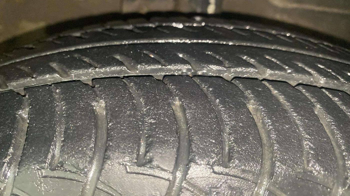 2016 Maruti Celerio VXI AMT, Petrol, Automatic, 64,321 km, Right Front Tyre Tread