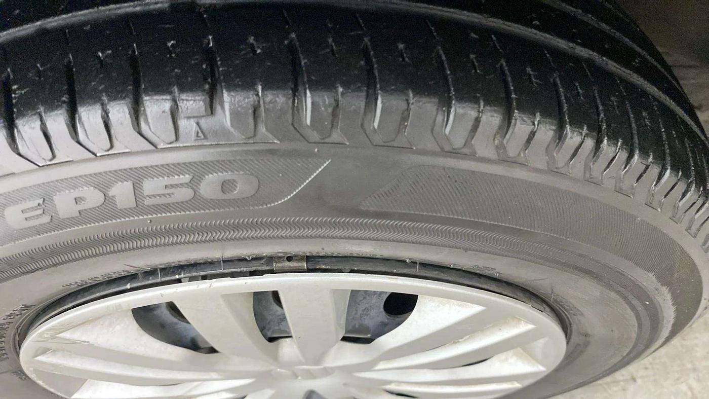 2017 Maruti Dzire VXI, Petrol, Manual, 41,307 km, Left Front Tyre Tread