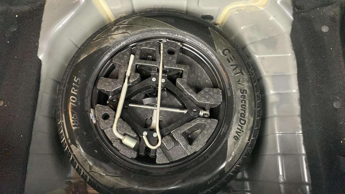 2022 Tata PUNCH ACCOMPLISHED MT, Petrol, Manual, 38,456 km, Spare Tyre