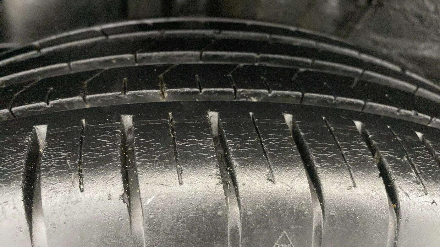 2022 Tata PUNCH ACCOMPLISHED MT, Petrol, Manual, 38,456 km, Right Rear Tyre Tread