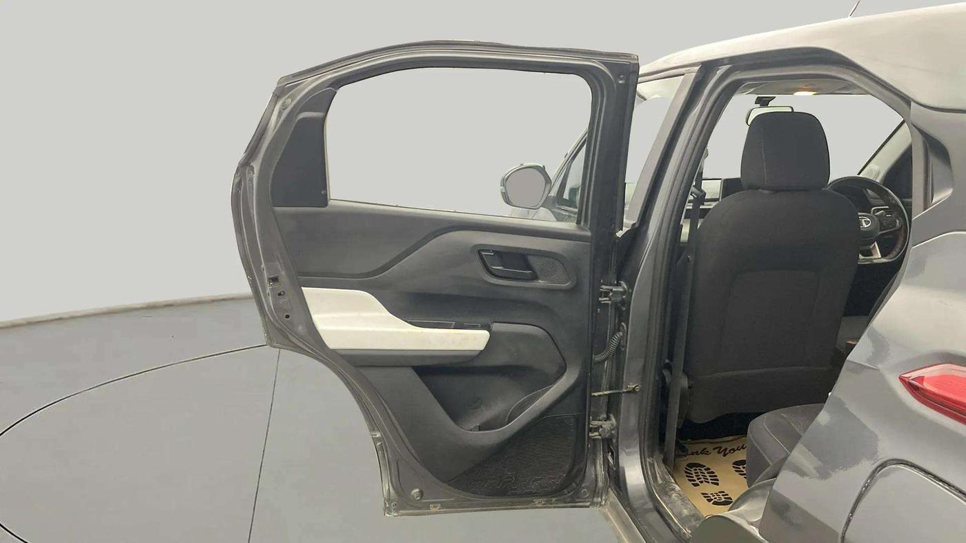 2022 Tata PUNCH ACCOMPLISHED MT, Petrol, Manual, 38,456 km, LHS Rear Door