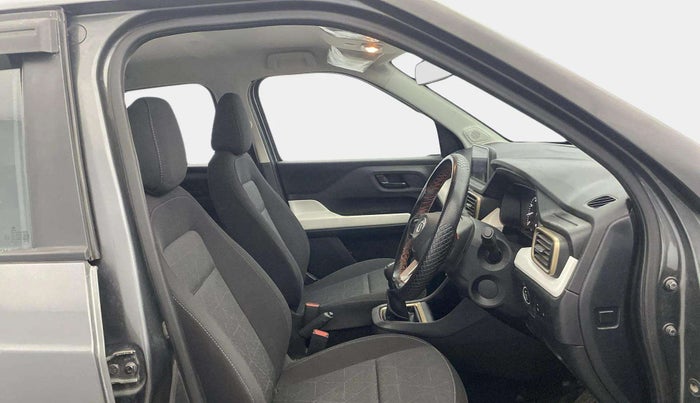 2022 Tata PUNCH ACCOMPLISHED MT, Petrol, Manual, 38,382 km, Right Side Front Door Cabin