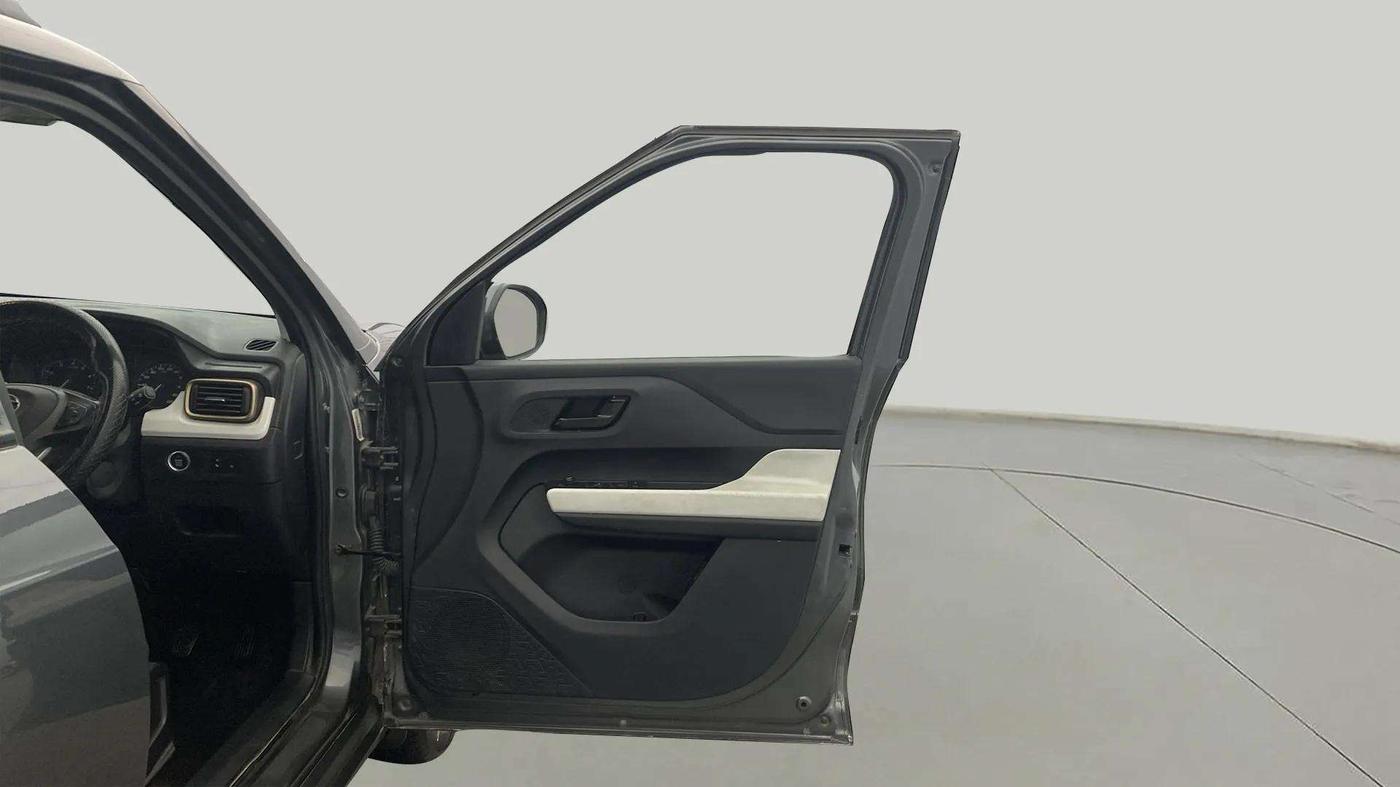 2022 Tata PUNCH ACCOMPLISHED MT, Petrol, Manual, 38,456 km, RHS Front Door
