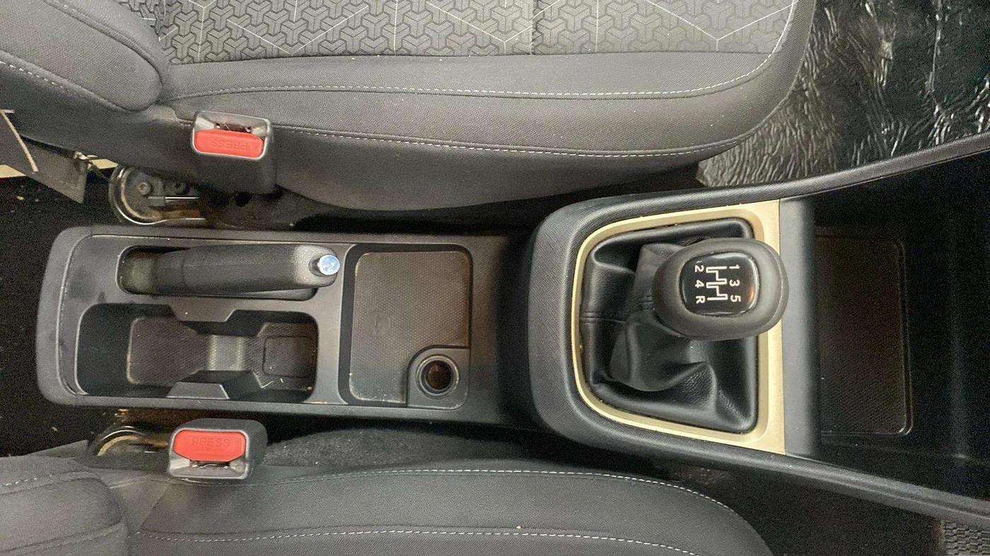 2022 Tata PUNCH ACCOMPLISHED MT, Petrol, Manual, 38,456 km, Gear Lever