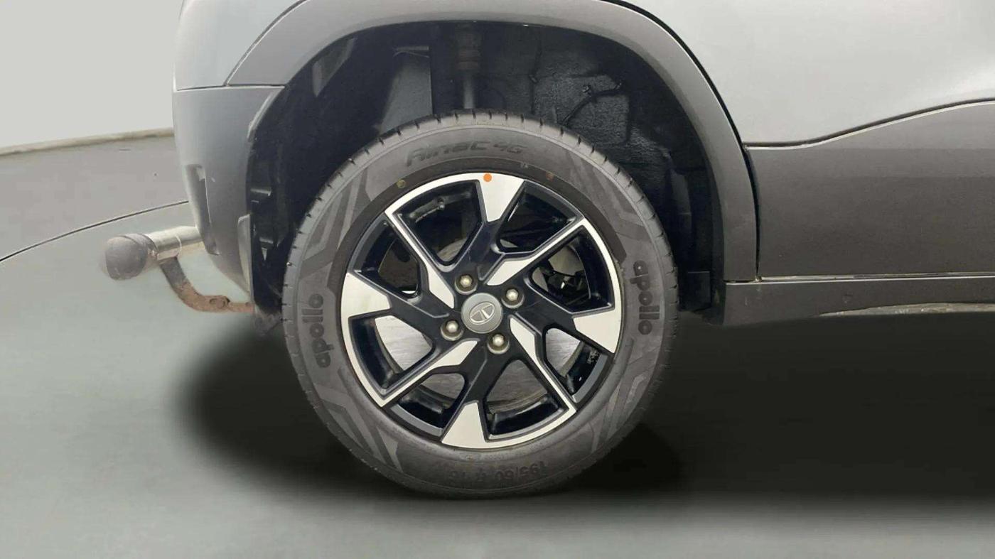 2022 Tata PUNCH ACCOMPLISHED MT, Petrol, Manual, 38,456 km, Right Rear Wheel