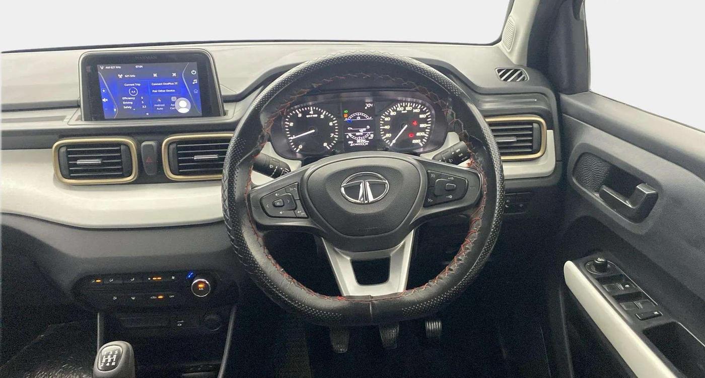 2022 Tata PUNCH ACCOMPLISHED MT, Petrol, Manual, 38,456 km, Steering Wheel Close Up