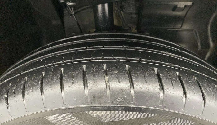 2022 Tata PUNCH ACCOMPLISHED MT, Petrol, Manual, 38,382 km, Right Front Tyre Tread