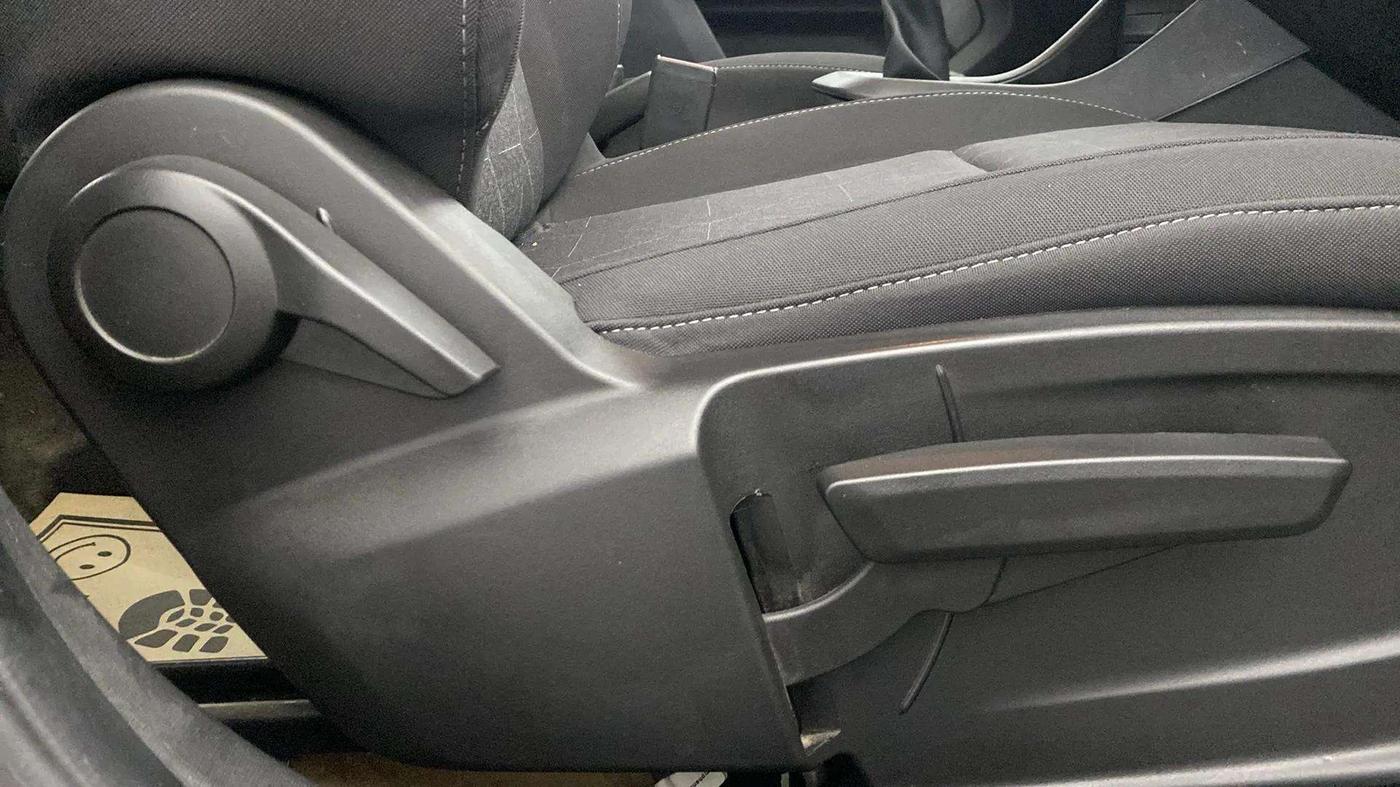 2022 Tata PUNCH ACCOMPLISHED MT, Petrol, Manual, 38,456 km, Driver Side Adjustment Panel
