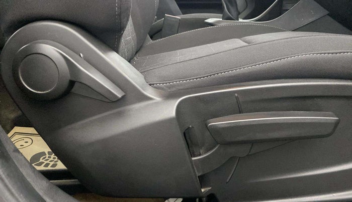 2022 Tata PUNCH ACCOMPLISHED MT, Petrol, Manual, 38,382 km, Driver Side Adjustment Panel