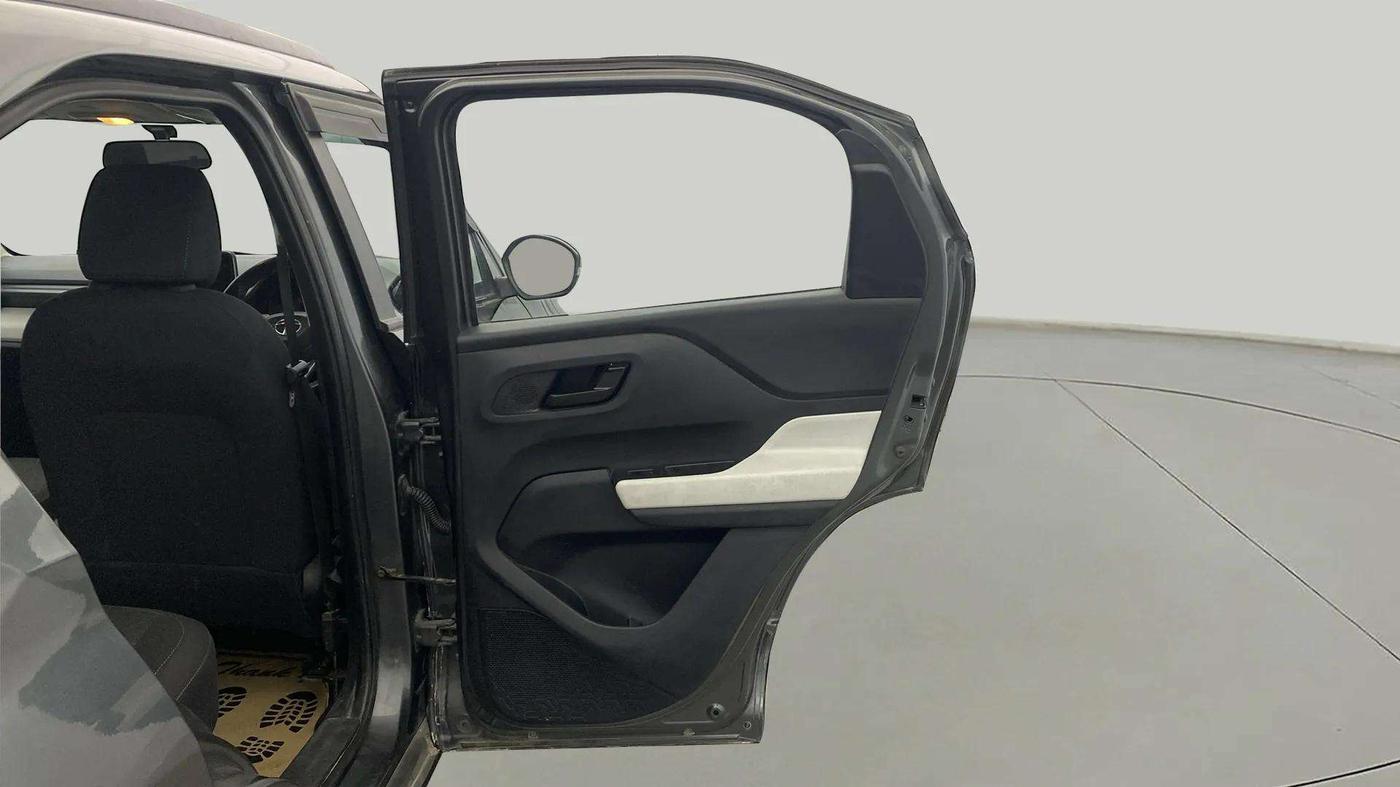 2022 Tata PUNCH ACCOMPLISHED MT, Petrol, Manual, 38,456 km, RHS Rear Door