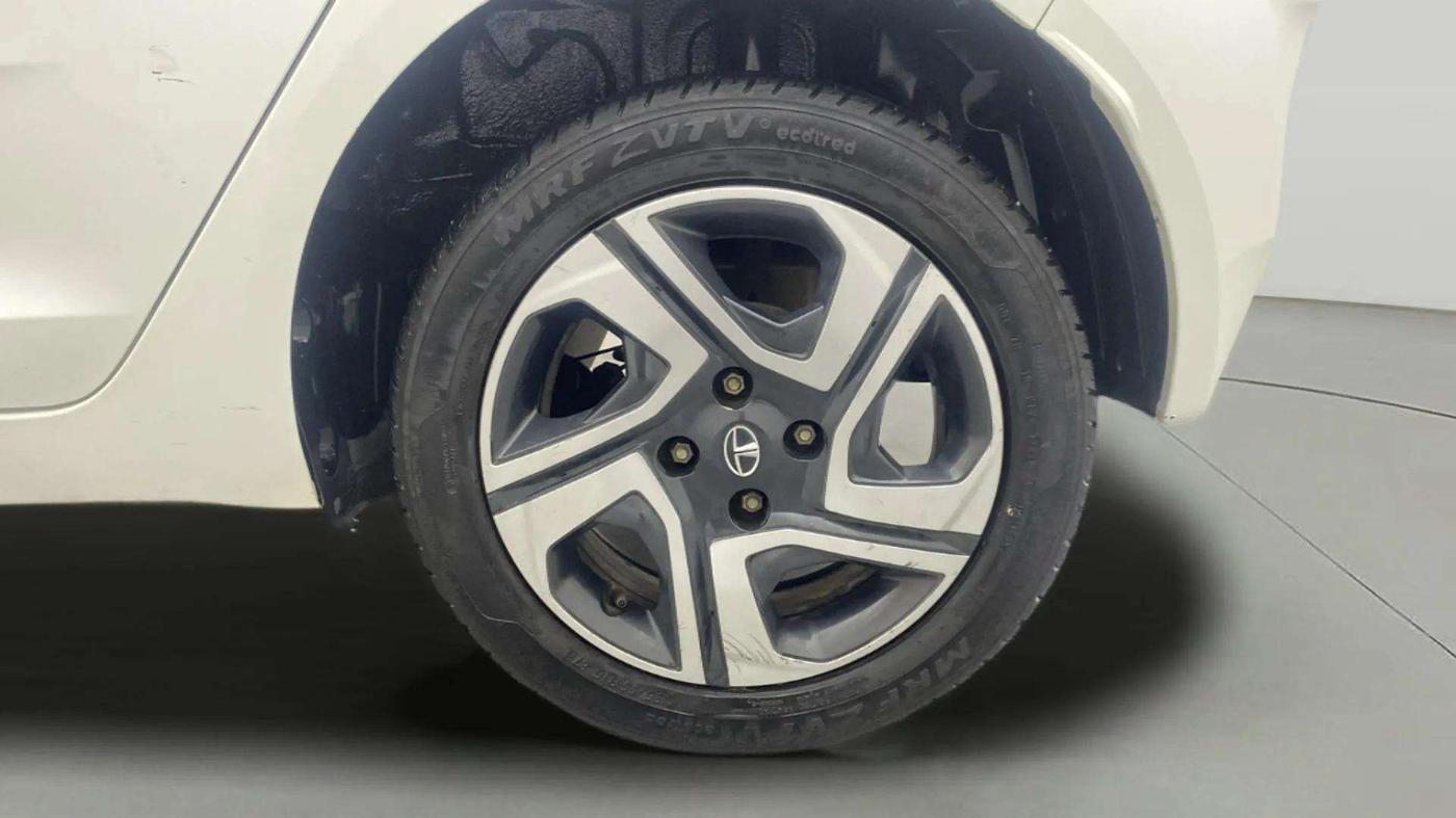 2021 Tata ALTROZ XM PETROL, Petrol, Manual, 49,460 km, Left Rear Wheel