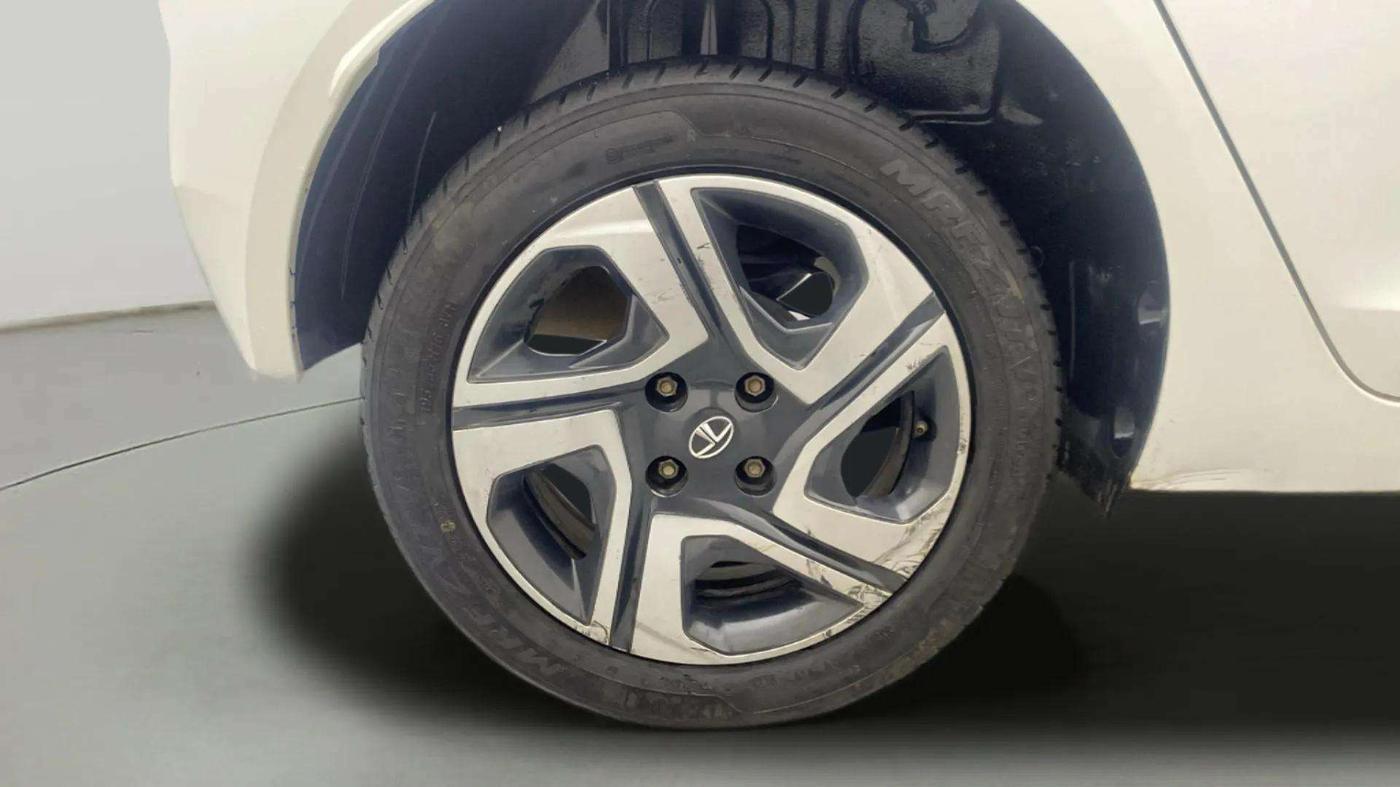 2021 Tata ALTROZ XM PETROL, Petrol, Manual, 49,460 km, Right Rear Wheel