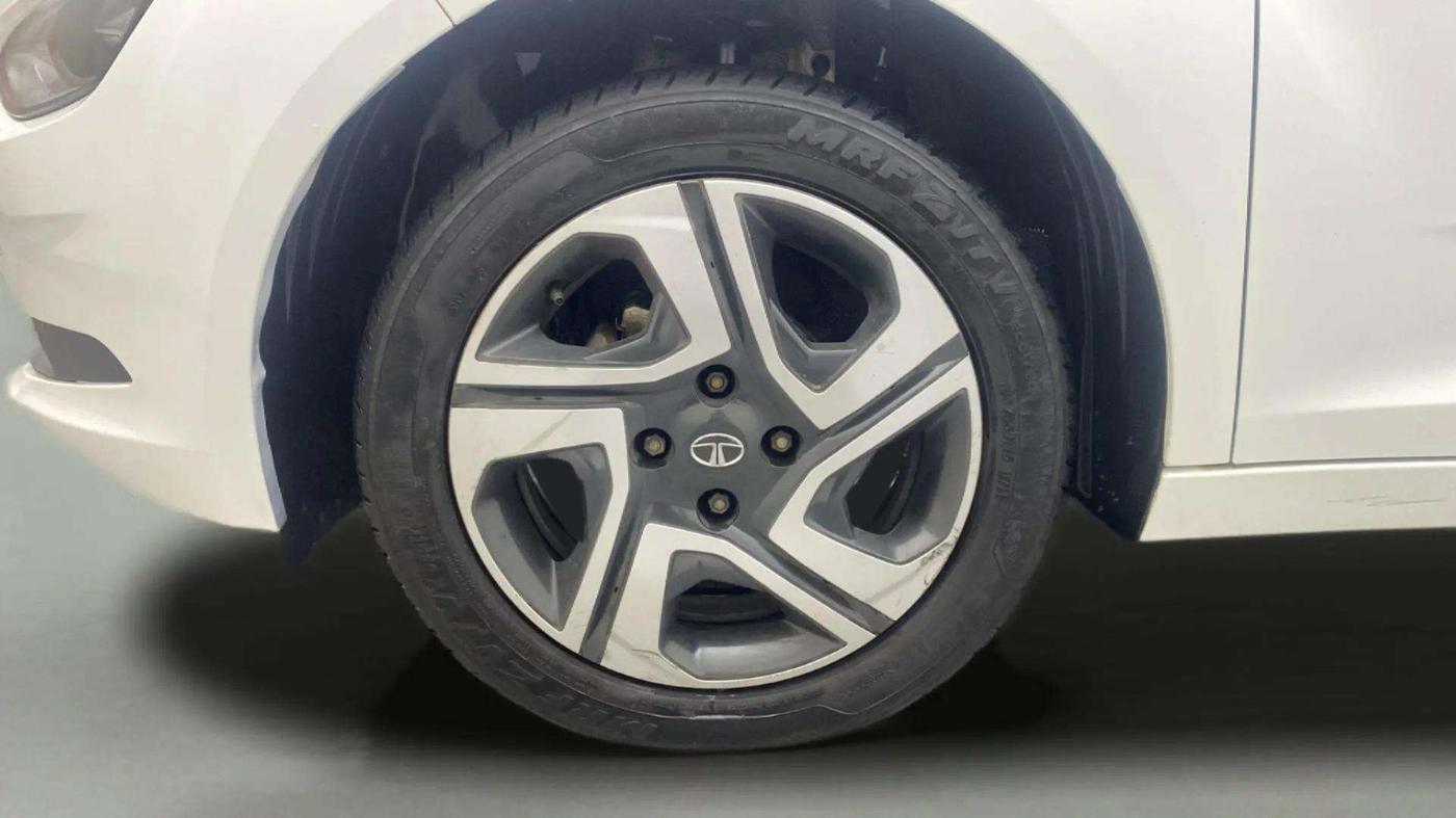 2021 Tata ALTROZ XM PETROL, Petrol, Manual, 49,460 km, Left Front Wheel