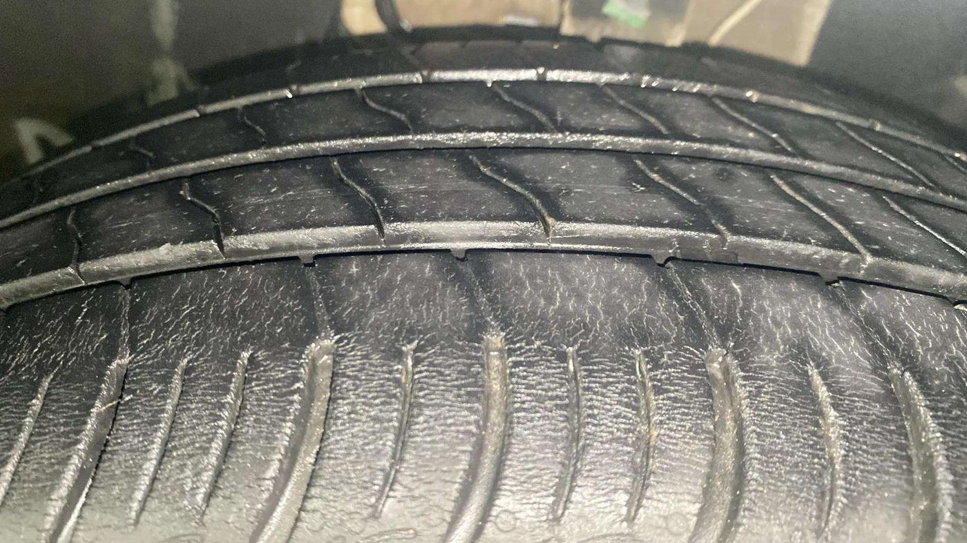 2021 Tata ALTROZ XM PETROL, Petrol, Manual, 49,460 km, Left Front Tyre Tread