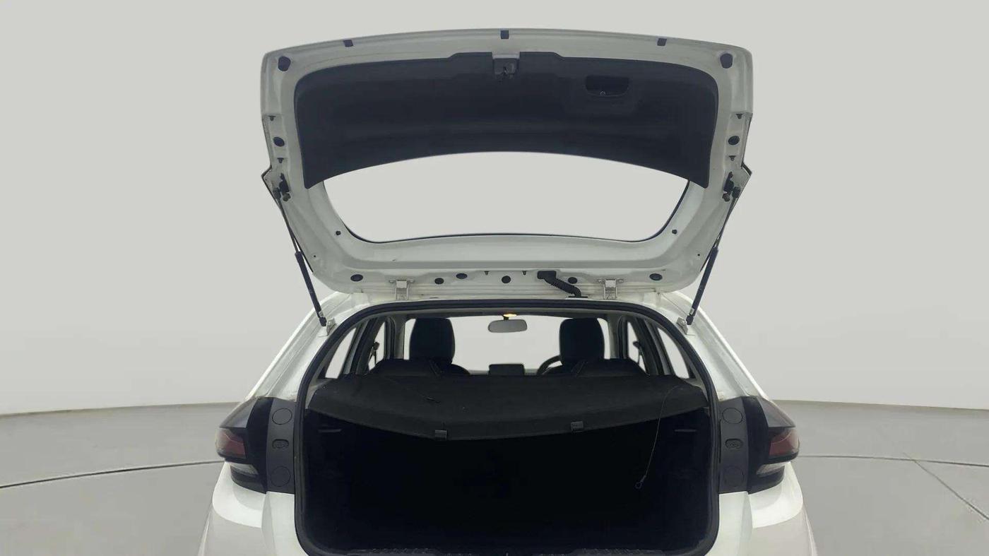 2021 Tata ALTROZ XM PETROL, Petrol, Manual, 49,460 km, Boot Door Open