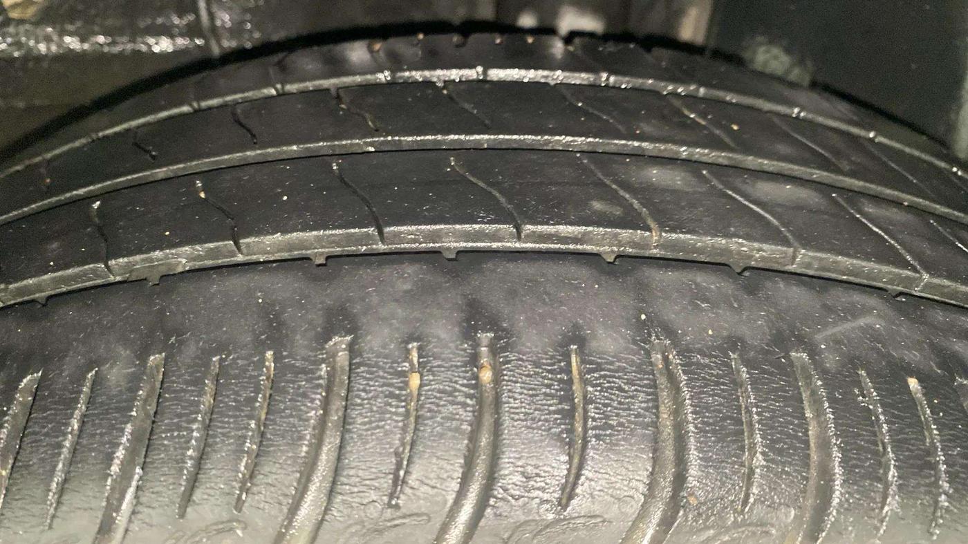 2021 Tata ALTROZ XM PETROL, Petrol, Manual, 49,460 km, Left Rear Tyre Tread