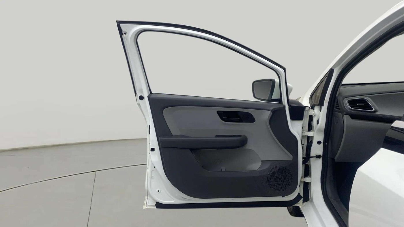 2021 Tata ALTROZ XM PETROL, Petrol, Manual, 49,460 km, LHS Front Door