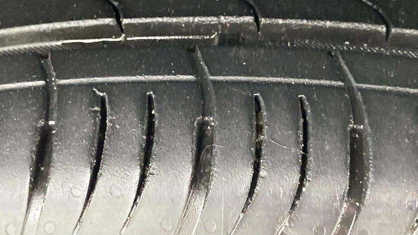 2024 Maruti BREZZA ZXI + SMART HYBRID, Petrol, Manual, 20,132 km, Right Front Tyre Tread