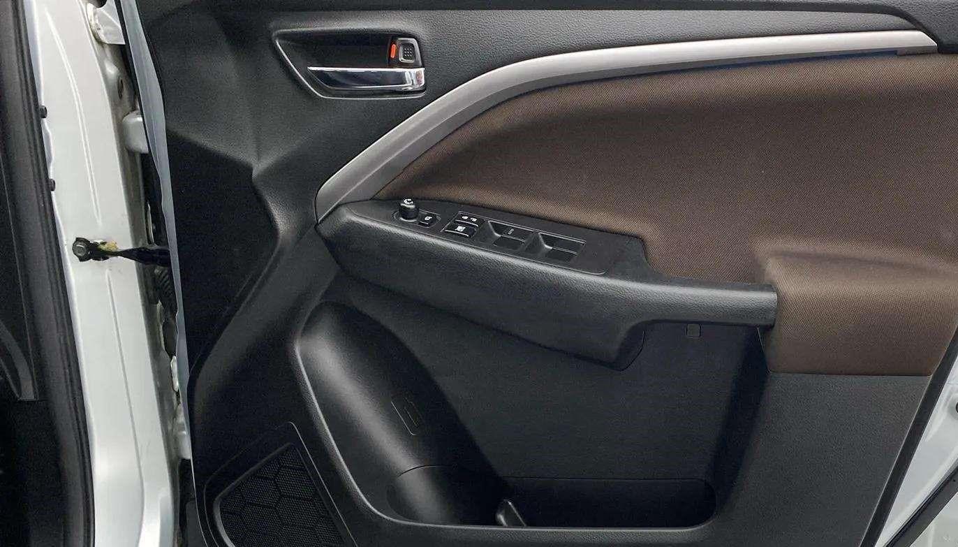 2024 Maruti BREZZA ZXI + SMART HYBRID, Petrol, Manual, 20,132 km, Driver Side Door Panels Control