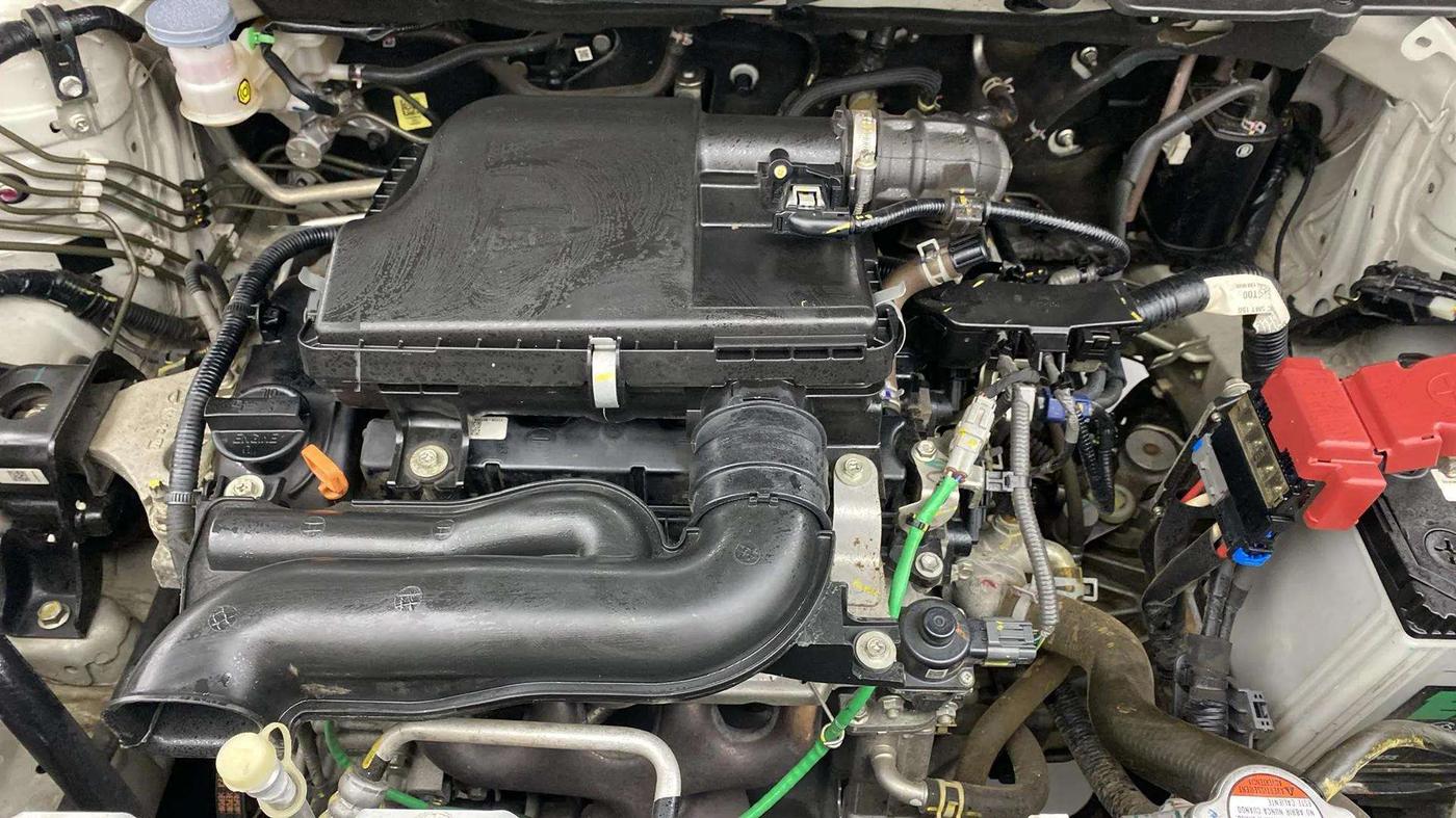 2024 Maruti BREZZA ZXI + SMART HYBRID, Petrol, Manual, 20,132 km, Engine View