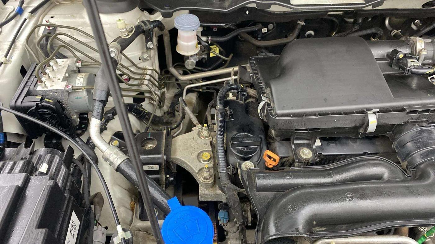 2024 Maruti BREZZA ZXI + SMART HYBRID, Petrol, Manual, 20,132 km, Engine View - Right