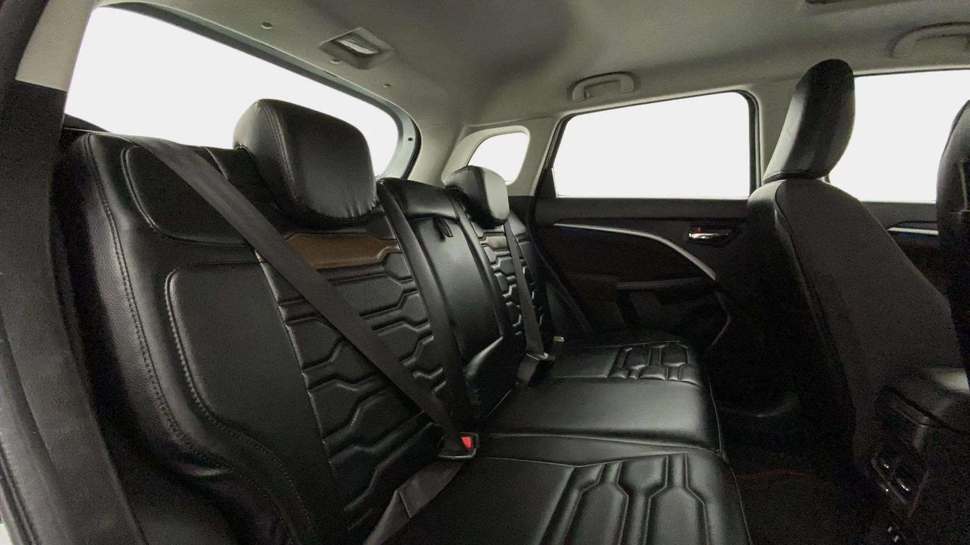 2024 Maruti BREZZA ZXI + SMART HYBRID, Petrol, Manual, 20,132 km, Right Side Rear Door Cabin