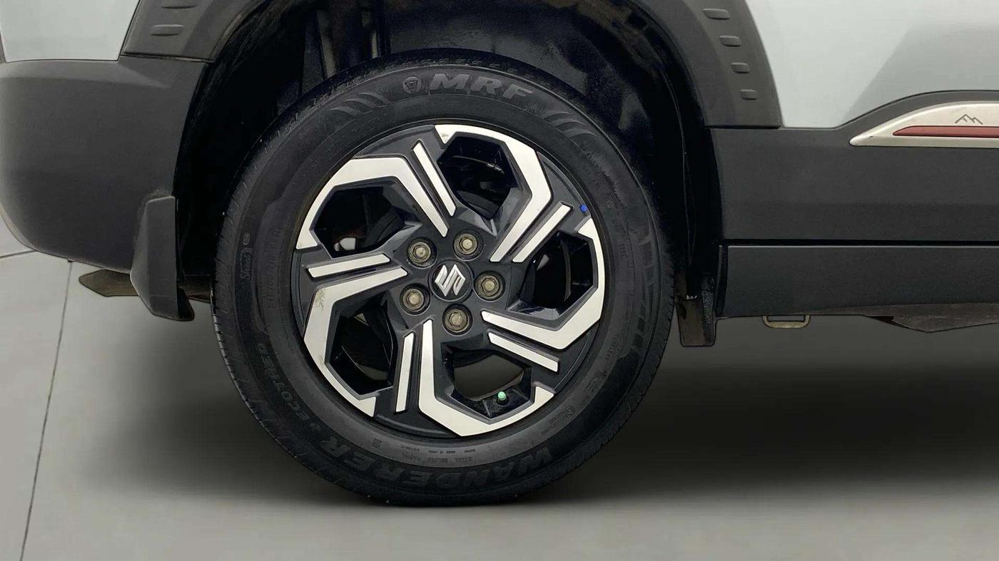 2024 Maruti BREZZA ZXI + SMART HYBRID, Petrol, Manual, 20,132 km, Right Rear Wheel