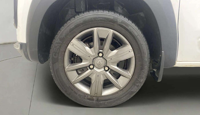 2022 Renault Kwid CLIMBER 1.0 AMT Dual Tone , Petrol, Automatic, 32,965 km, Left Front Wheel